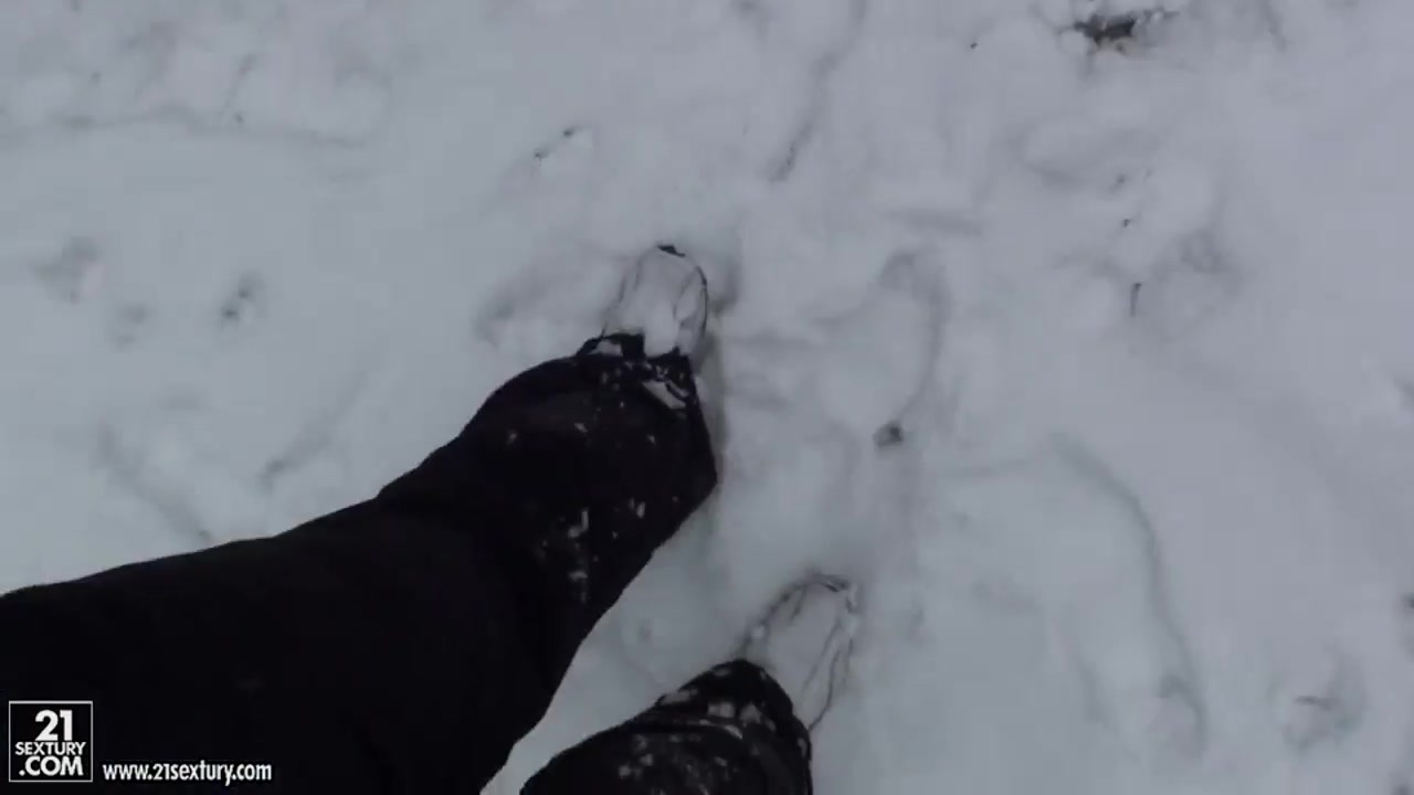 Babe Kathia Nobili gets filmed on snow