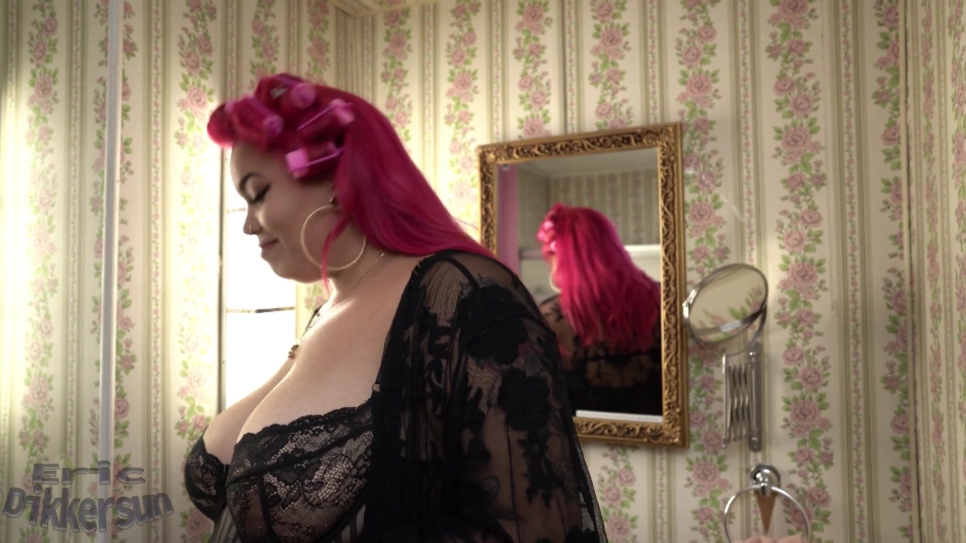 Sneaky Handjob - Sex Movies Featuring Lusty Bbw