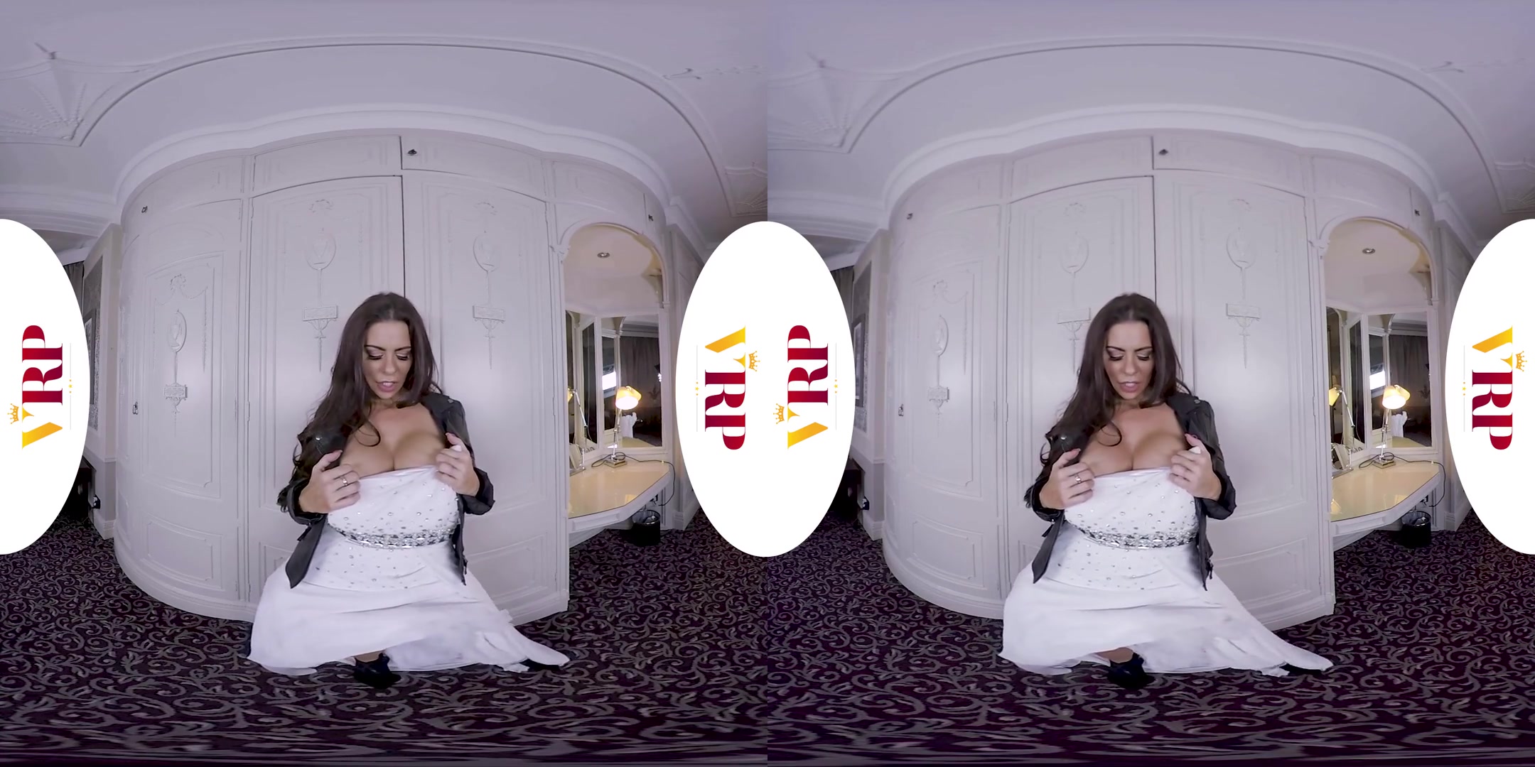 Linsey Dawn McKenzie in Up Close and Personal - VRPFilms