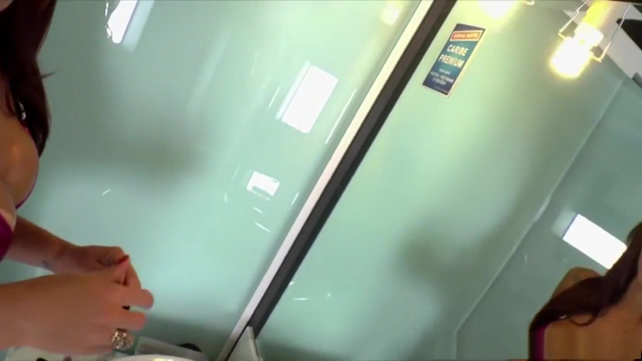 Hottie Tgirl Fernanda loves taking turn in hardcore anal sex