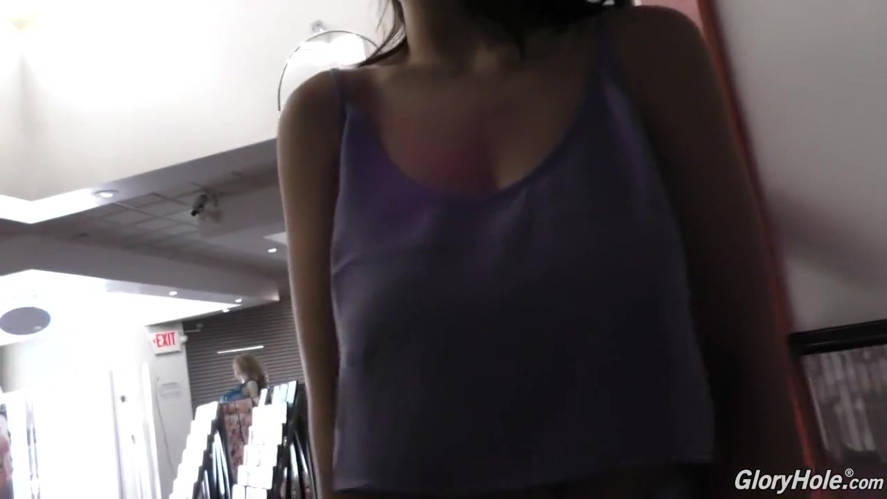 Busty Amateur Glory Hole Babe Gagging