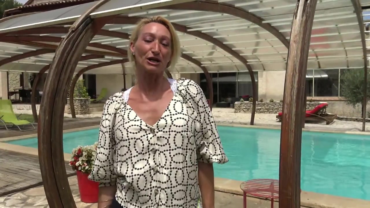 Sophie combines lustful and hard pleasures! - Jacquie et Michel TV