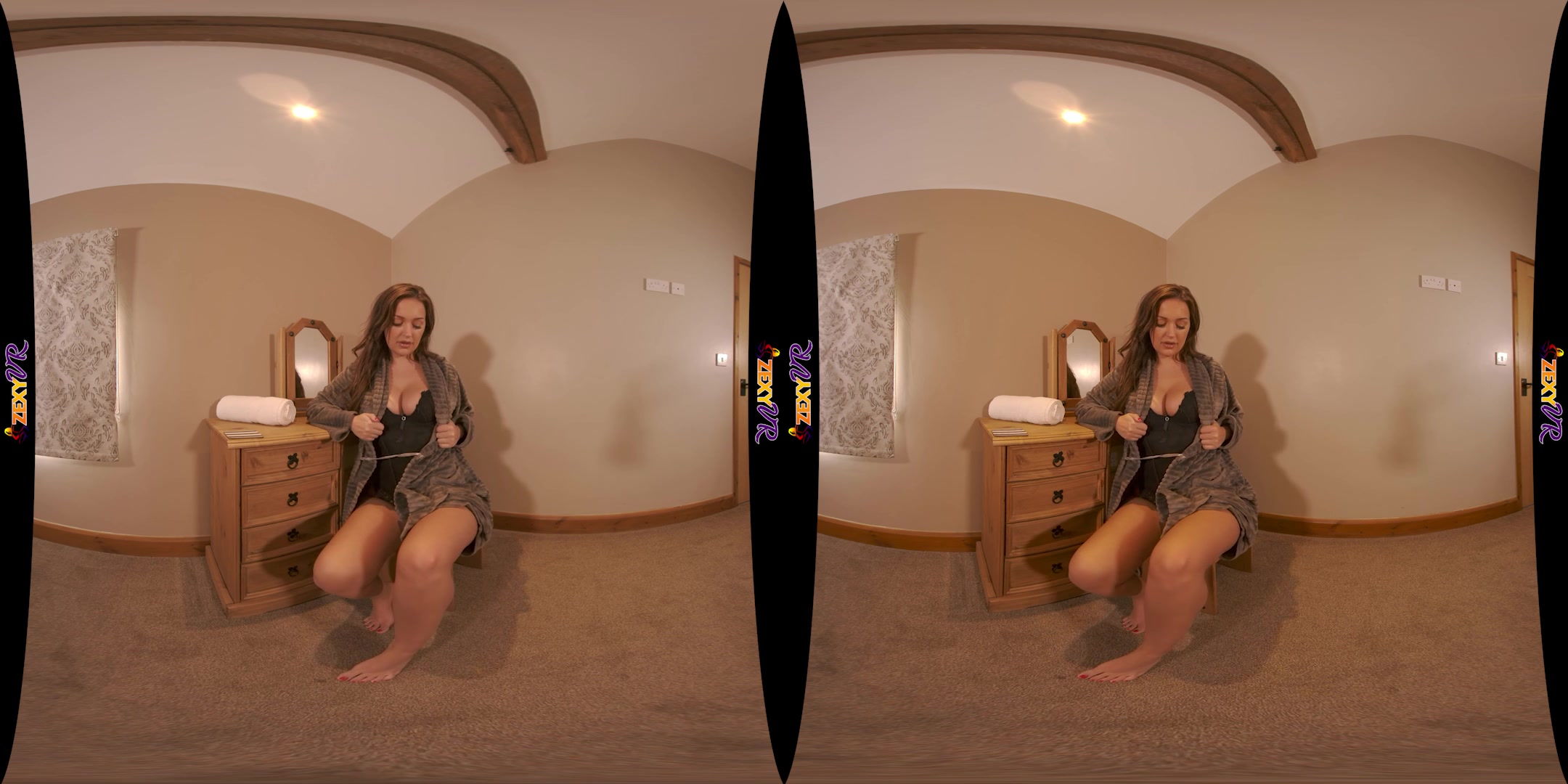 Tease You featuring Frankie L - ZexyVR