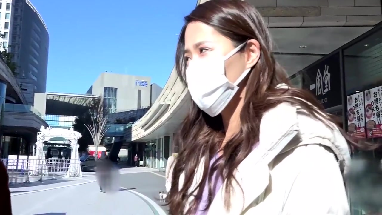 Premium Mature Street Pick-ups: Celebrity Level Beauty. Vol. 11