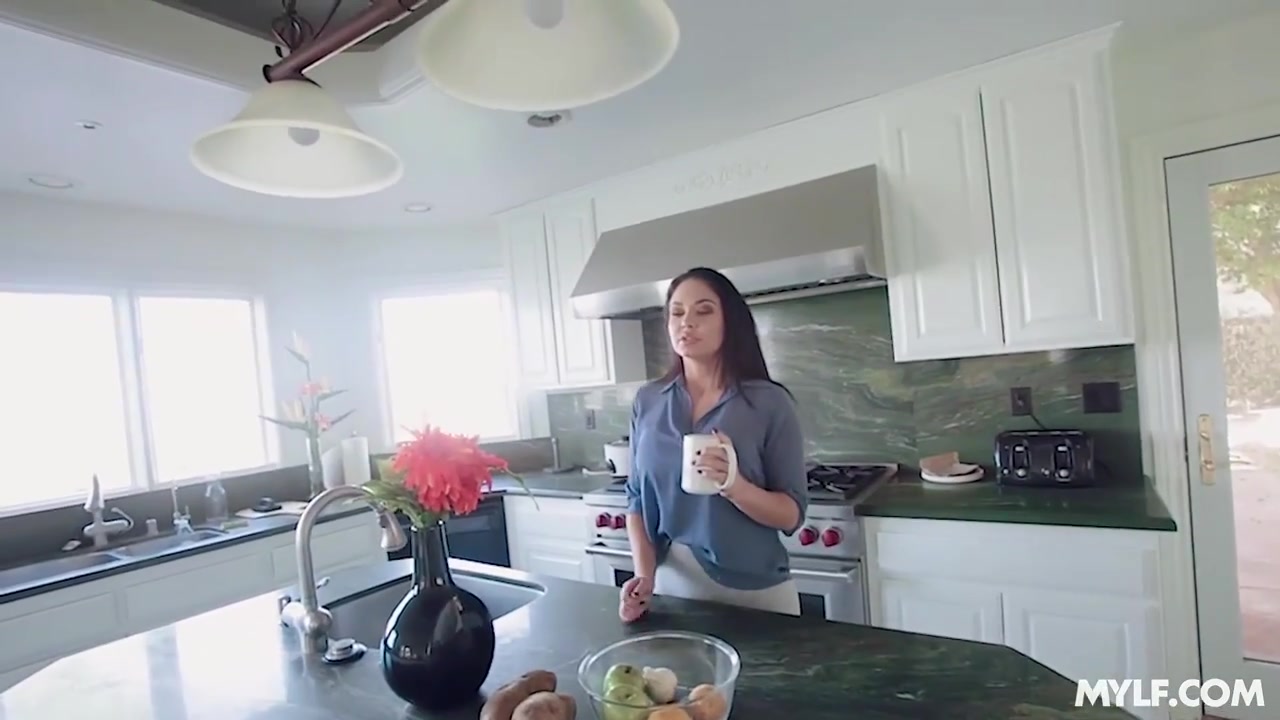 Horny Step mom Hardcore Movie - MYLF