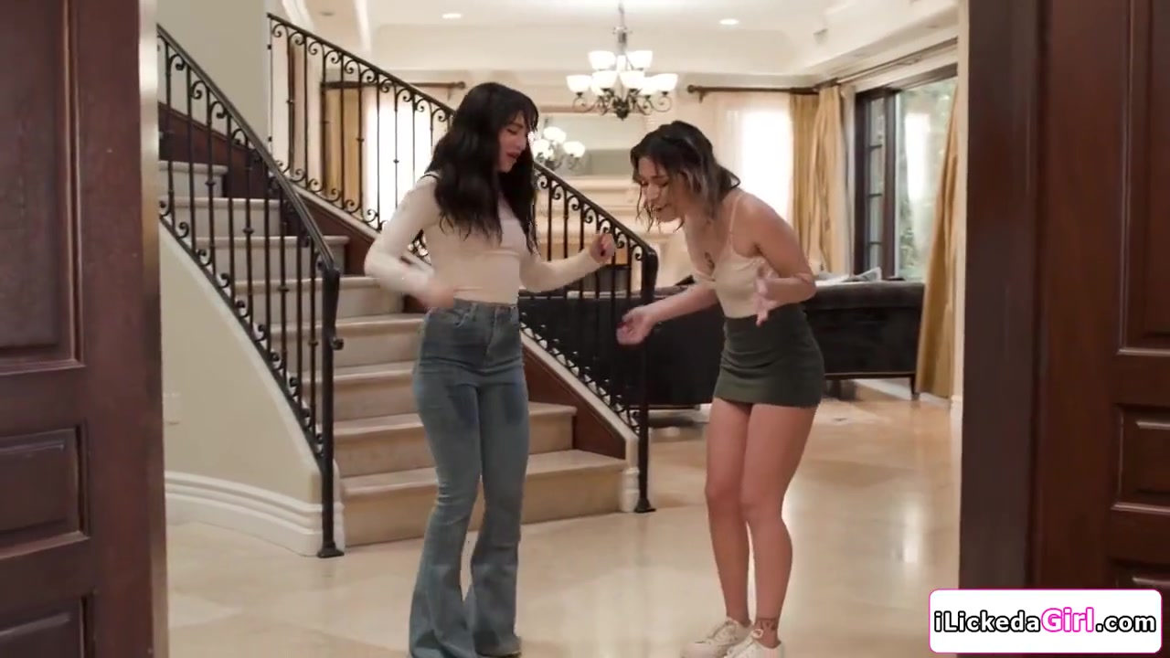 Jane Wilde, Chanel Camryn And The Best In Brunette Babe Facesits Lesbian Customer