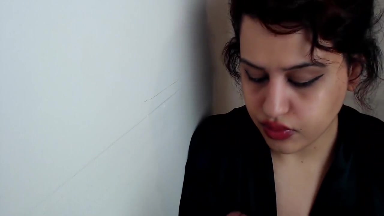 New Married Woman Trying To Get Huge Cock ! 6 Min