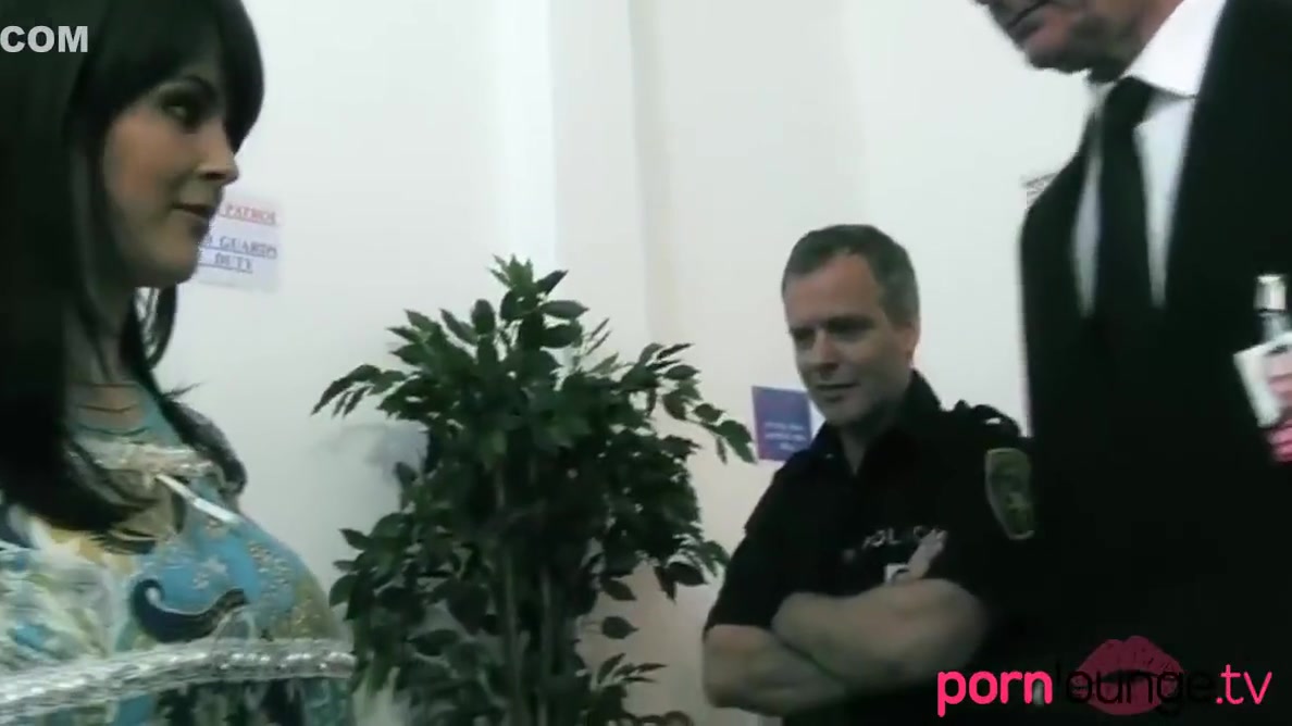 Huge Boobs And Kristi Love - Perp With Huge Natural Boobs Rides Cops
