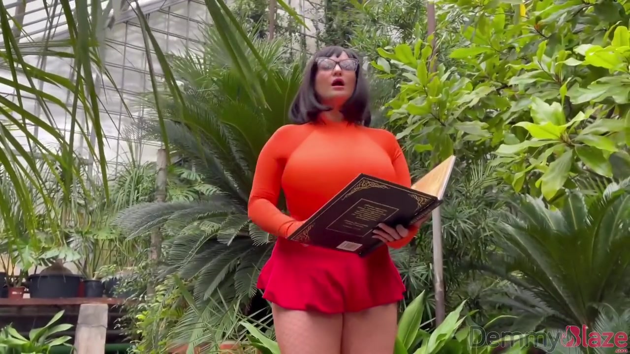 Demmy Blaze In Velma 1080
