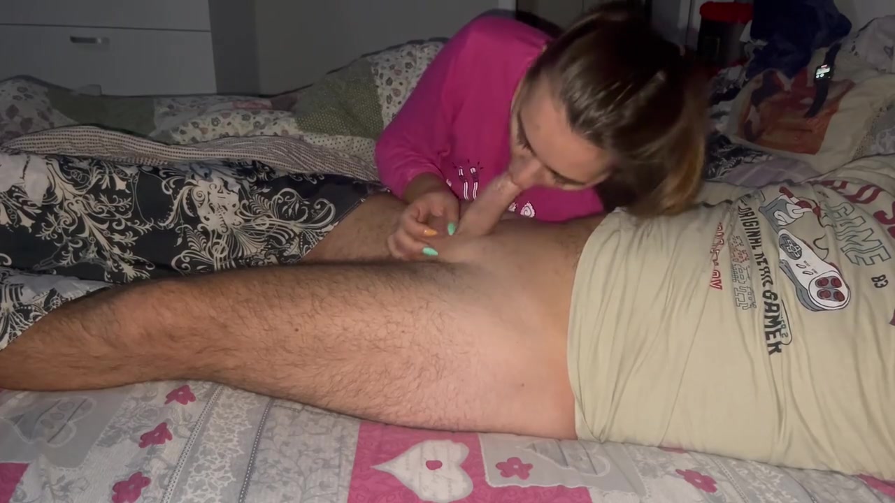 Blowjob In The Morning And Cum In Mouth. Deepthroat