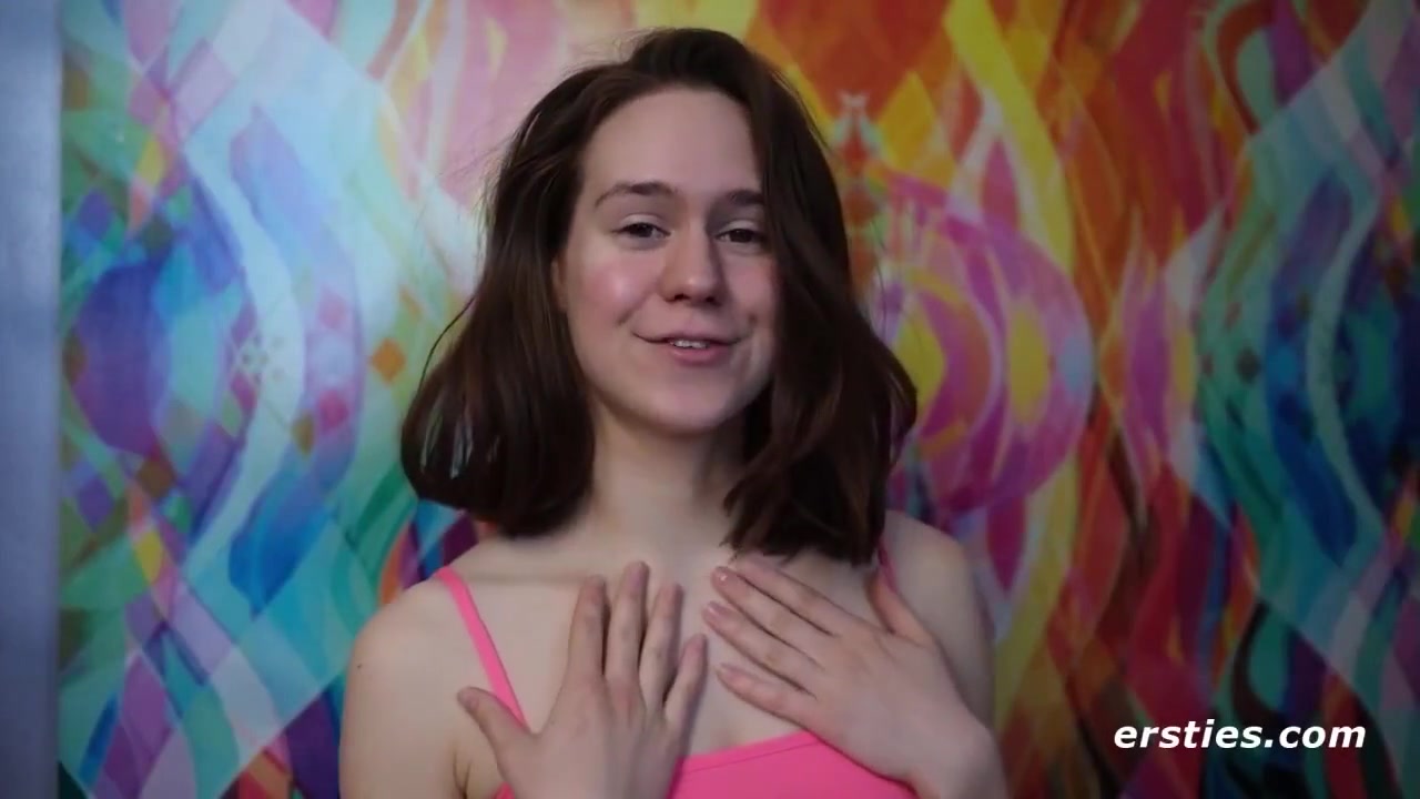 Sexy Babe Masturbates By A Mirror