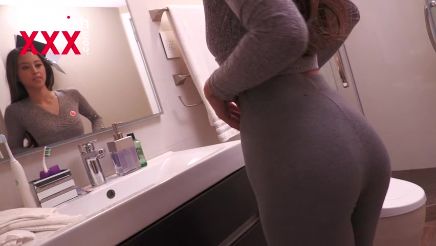 Alexia Anders Shower Solo