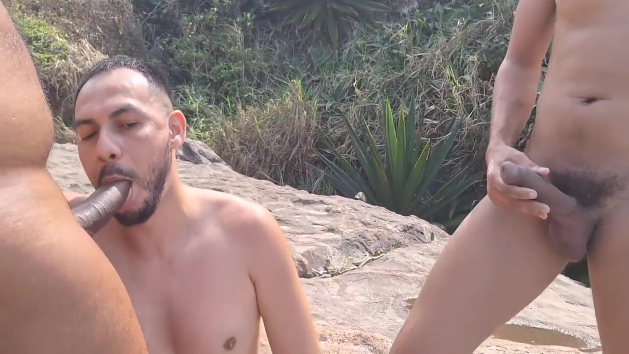 Thiago Moreno And Marc Ferri In Orgia Bareback Na Praia De Nudismo 10 Min