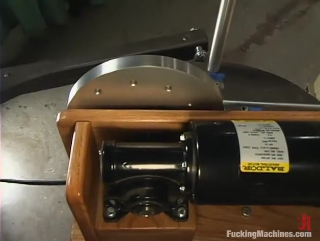 Anal Queen in Fuckingmachines Video