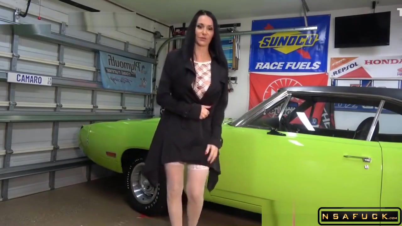Next Door Milf Gets Fucked Over Hood On 1970 Superbird