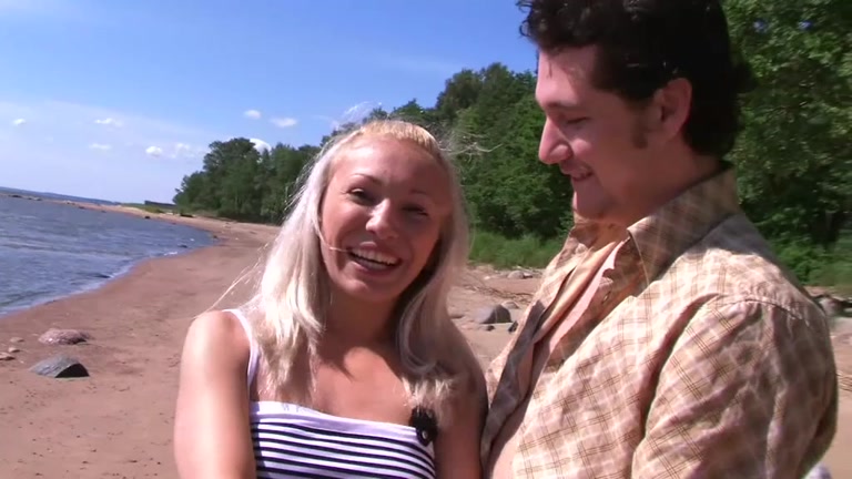 Sex on the beach with pickup blonde