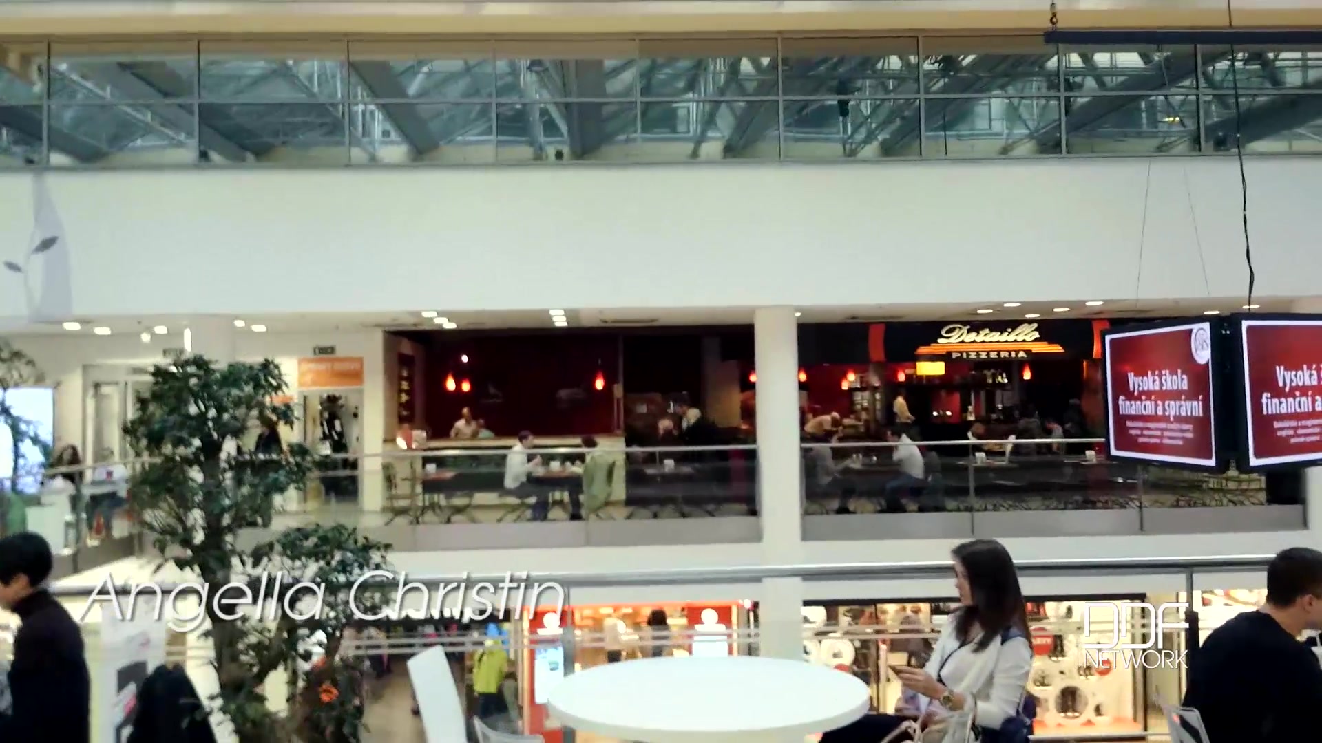 From Mall To Blowjob - PornWorld