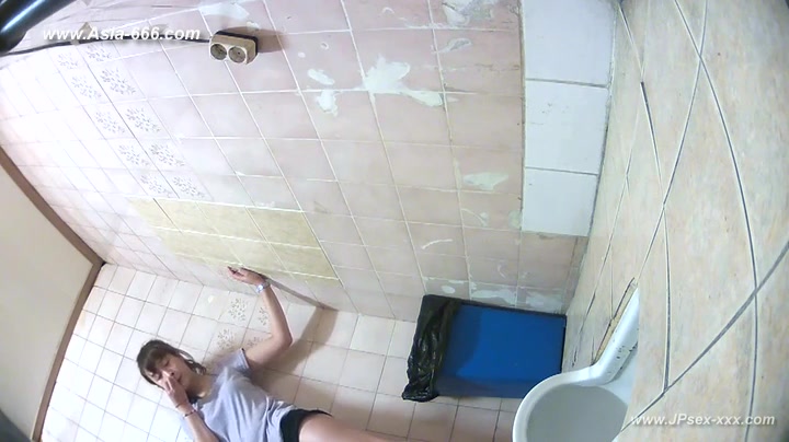 chinese girls go to toilet.45