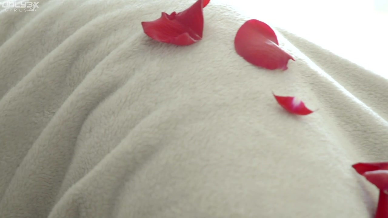 Amy and Jayla enjoy a petaled lesbian breakfast - Only3Xgirls
