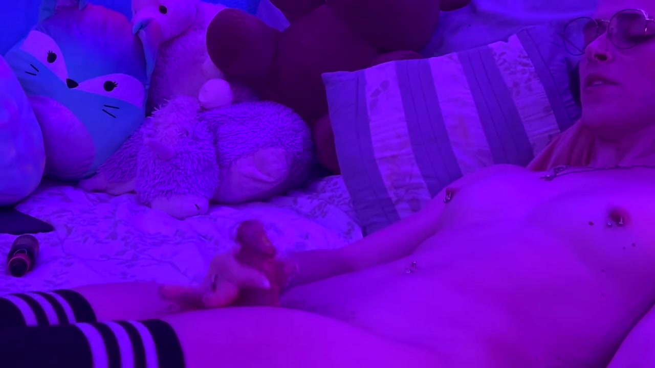 Cute Tgirl Variety Itsol Jerks Her Little Cock And Eats Her Own Cum While Mindfucking Herself