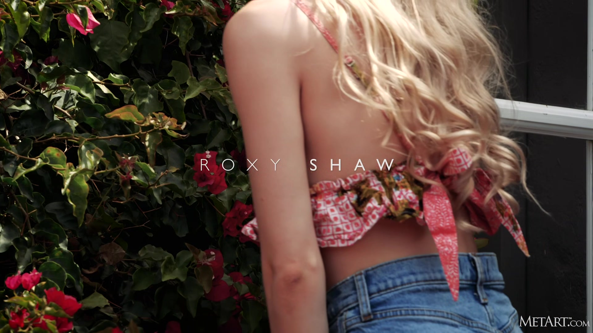 Yard Secrets - Roxy Shaw - Met-Art