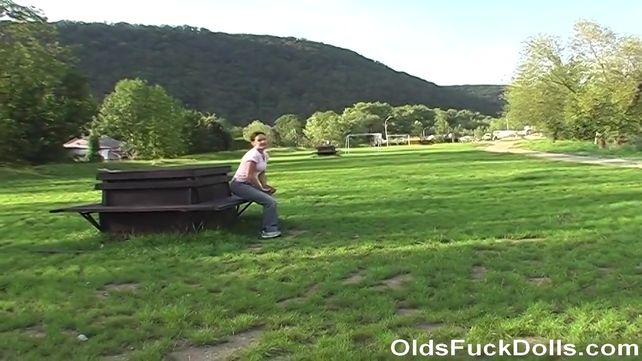 Pavel Terrier And Jordan Pryce In Old Bear Fucks Young Sportswoman Georgina