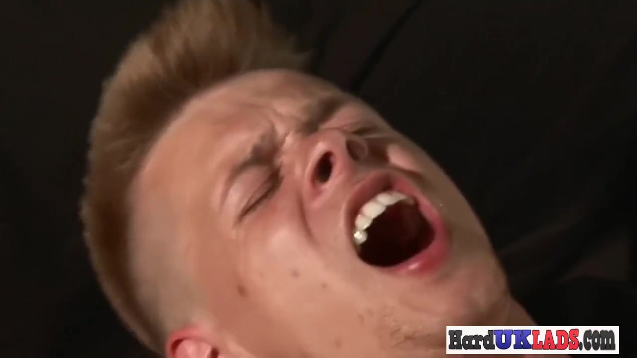 Assfucking British Fellas Get Down And Kinky