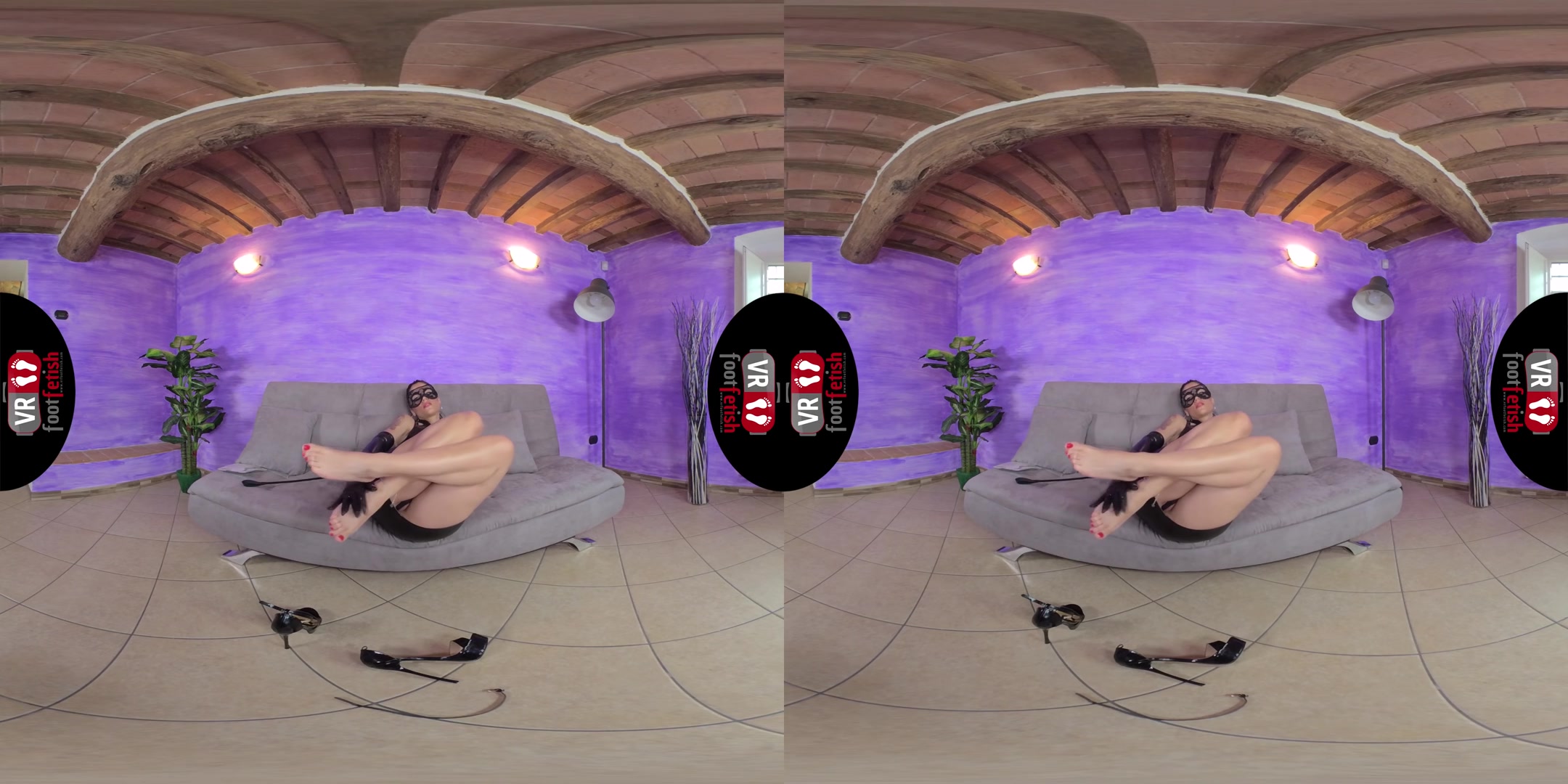 Mistress Chiara Rolls Down Her Stockings And Flaunts Her Sexy Feet - VRFootFetish