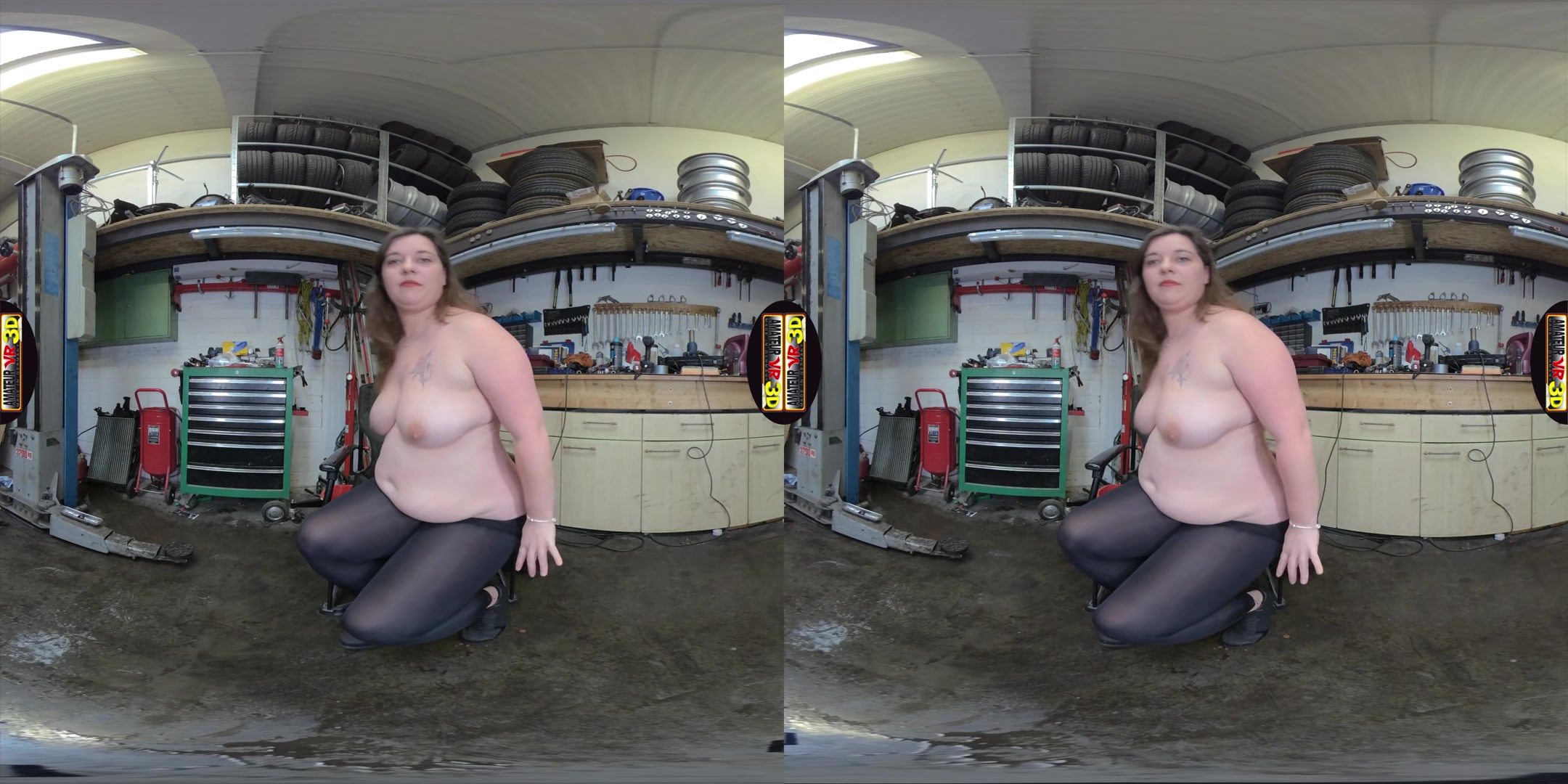 Paula - Wet Cunt in Her Garage - AmateurVR3D