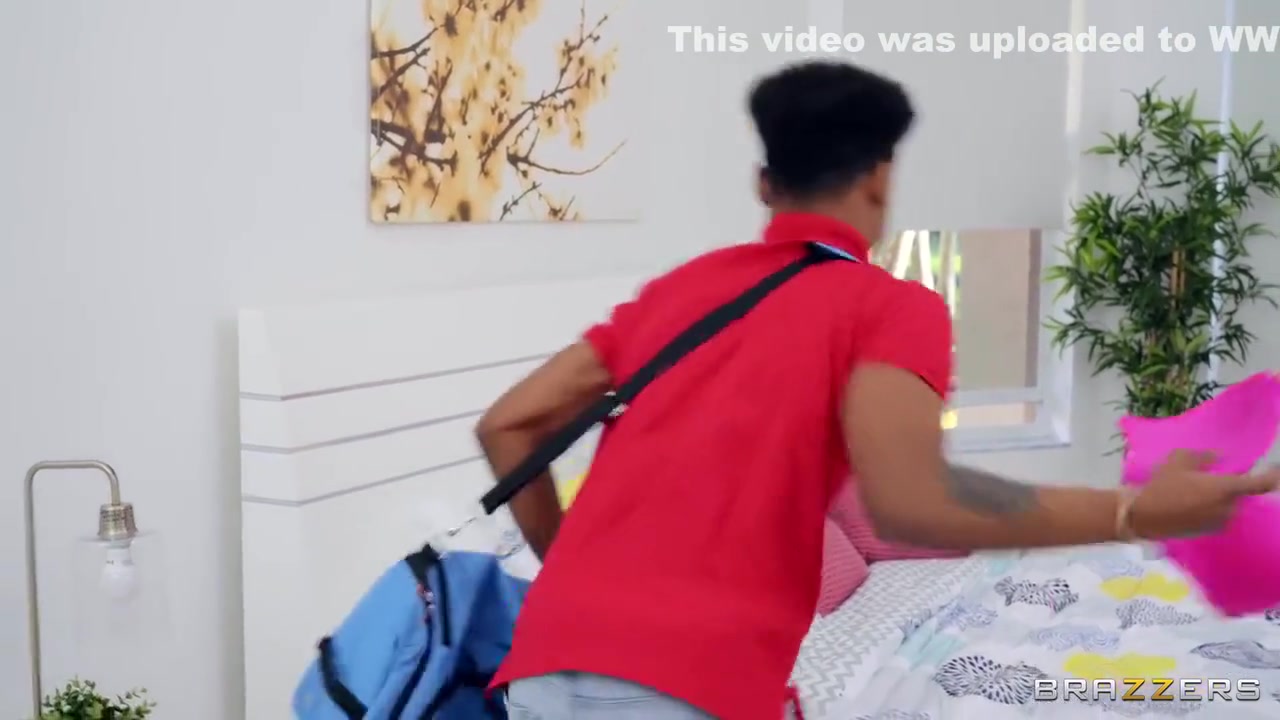 Bra Thief Hits The Jackpot W With Miss Raquel
