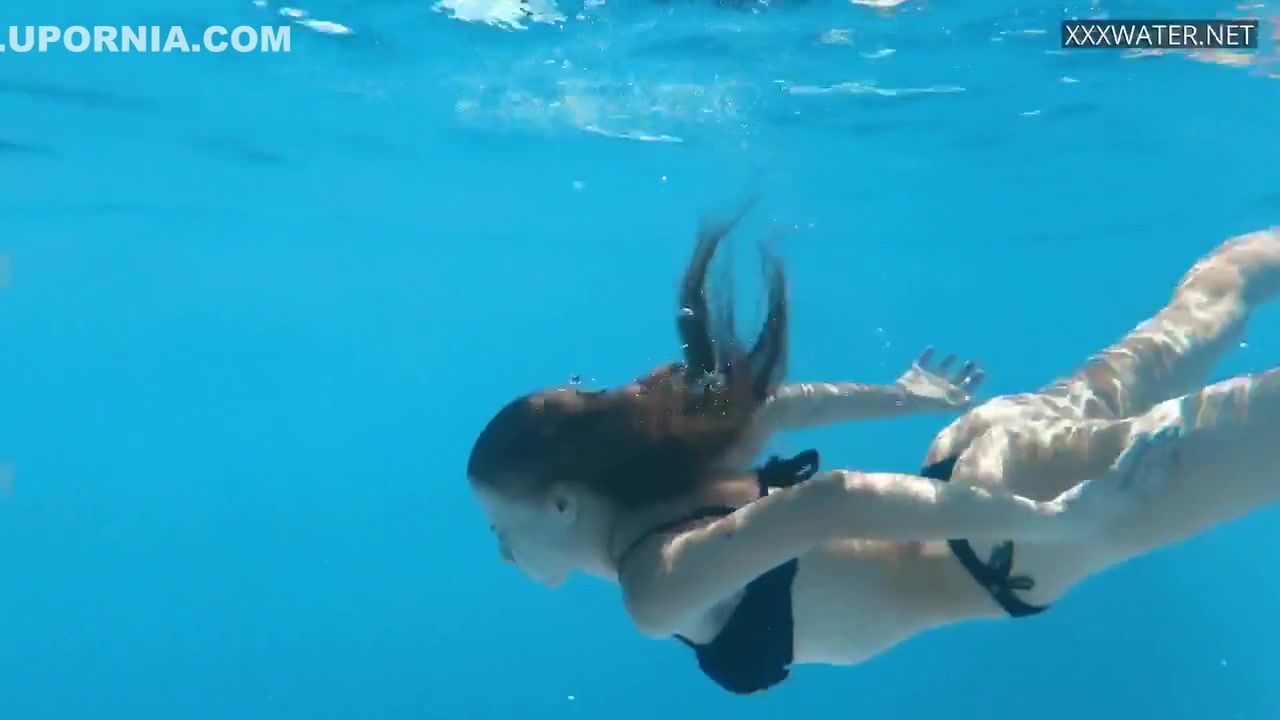 Hottest Petite Tightest Babe Underwater - Bonnie Dolce