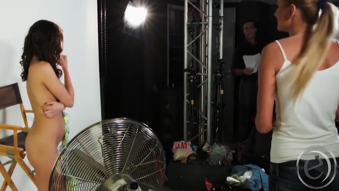 She Looks At His Pants - He Dreams Of Her Hot Cunt