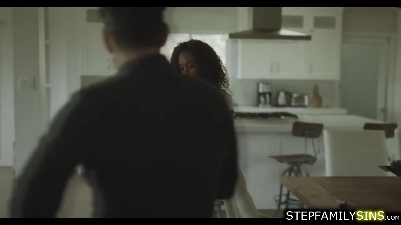 Stepdad making ebony stepdaughter squirt