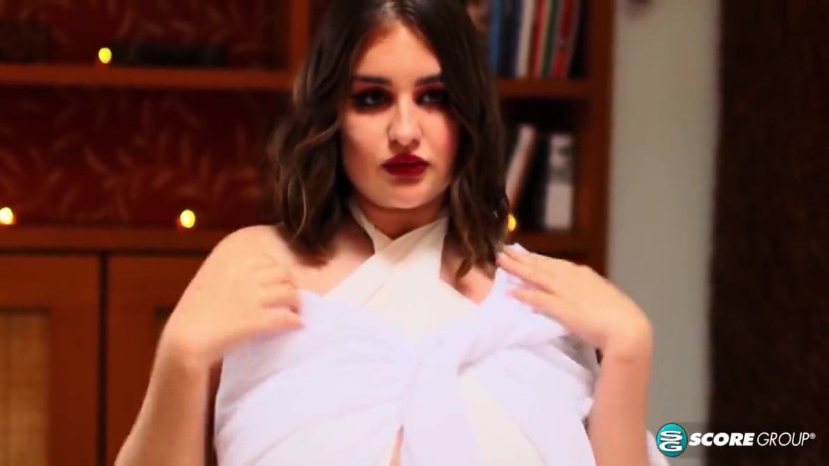 Goddess In The Flesh With Molly Evans