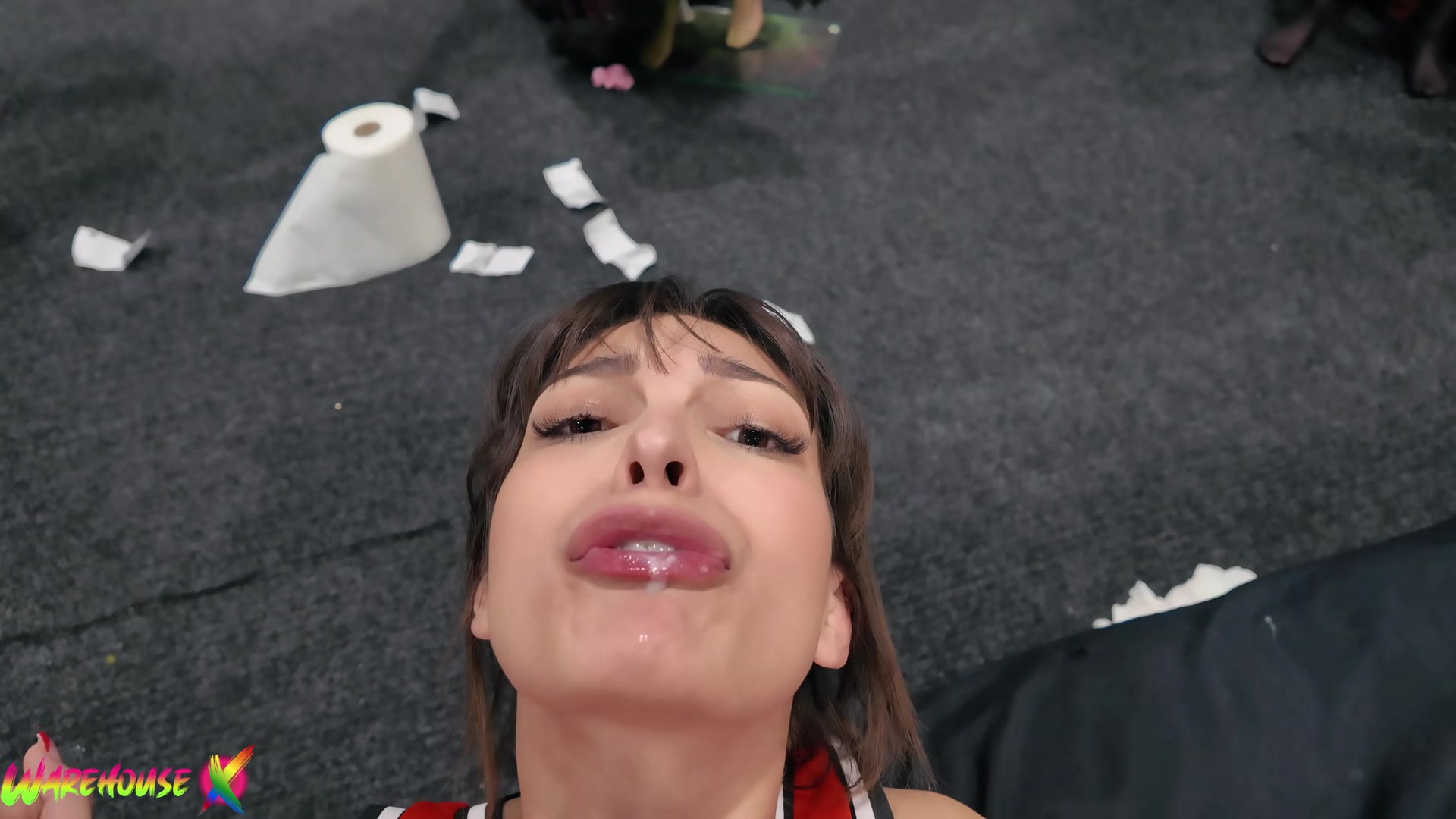 Cheerleading party turns into lesbian strapon session!