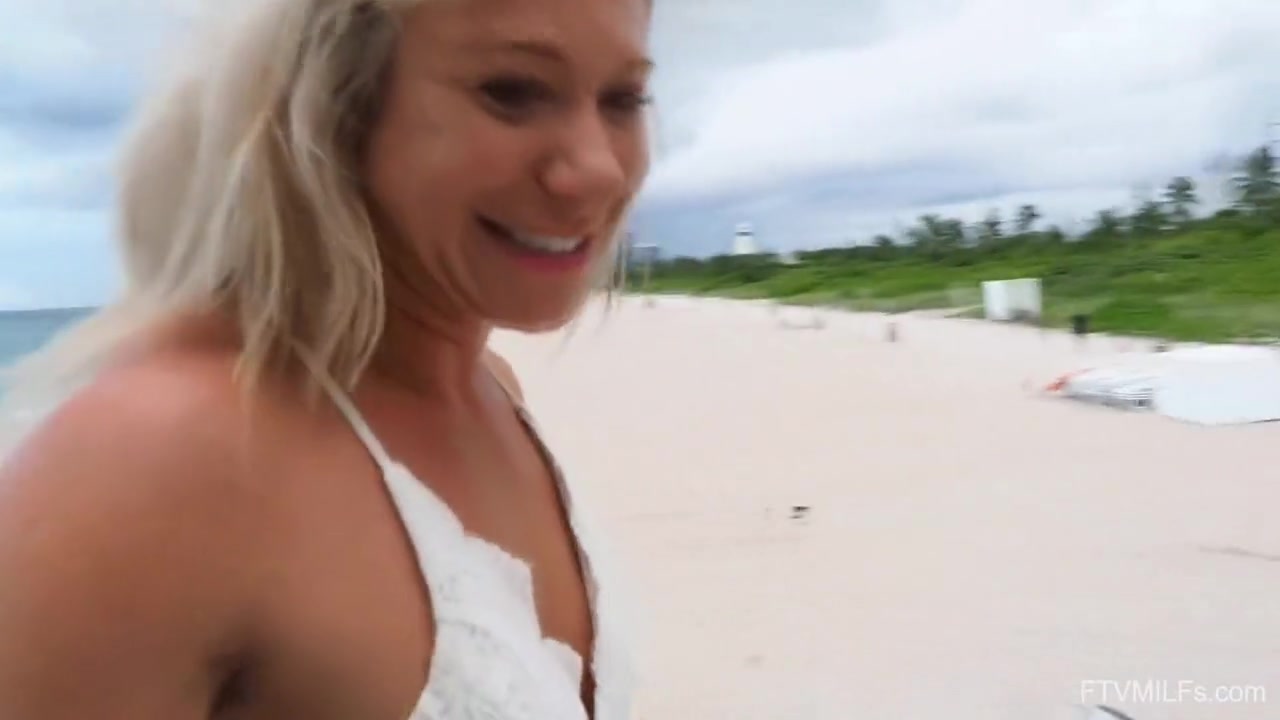 Madison Leigh In Athletic Blonde