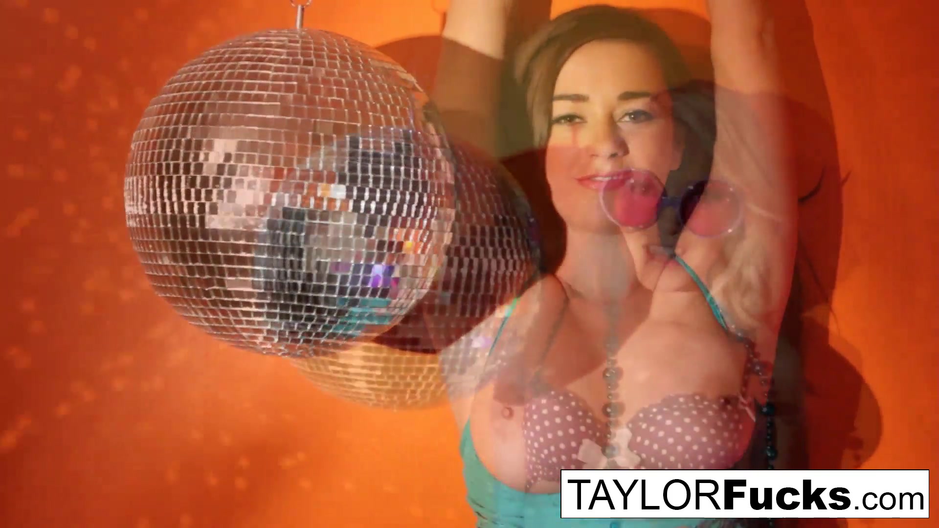 Taylor Vixen Aaliyah Love in 70's Sluts Finger Each Other's Cunts - TaylorVixen