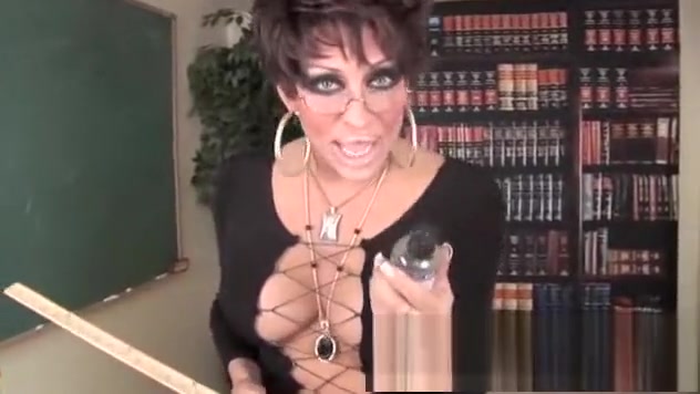mature shemale teacher Se La Casca