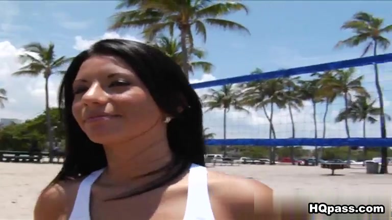 MoneyTalks - Volleyball babes