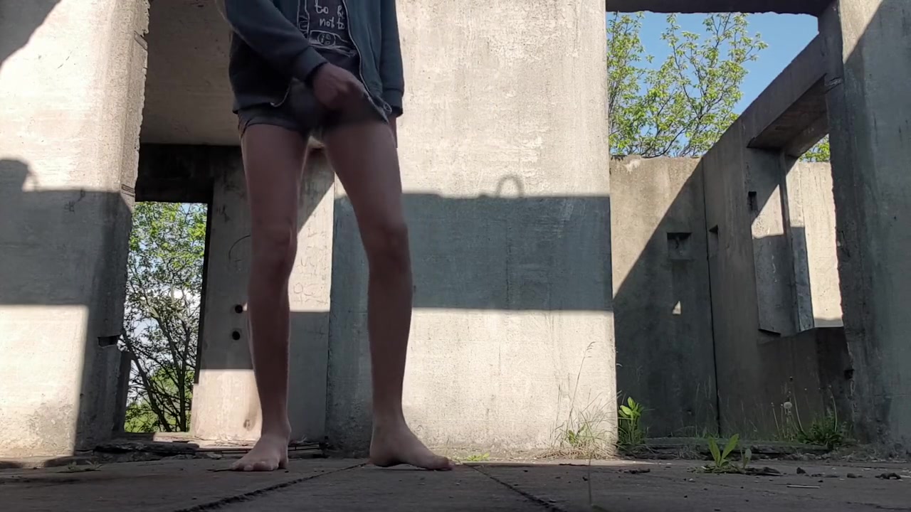 teen 18+ Boy Undresses And Jerks Off In Abandoned Building On Quarantine