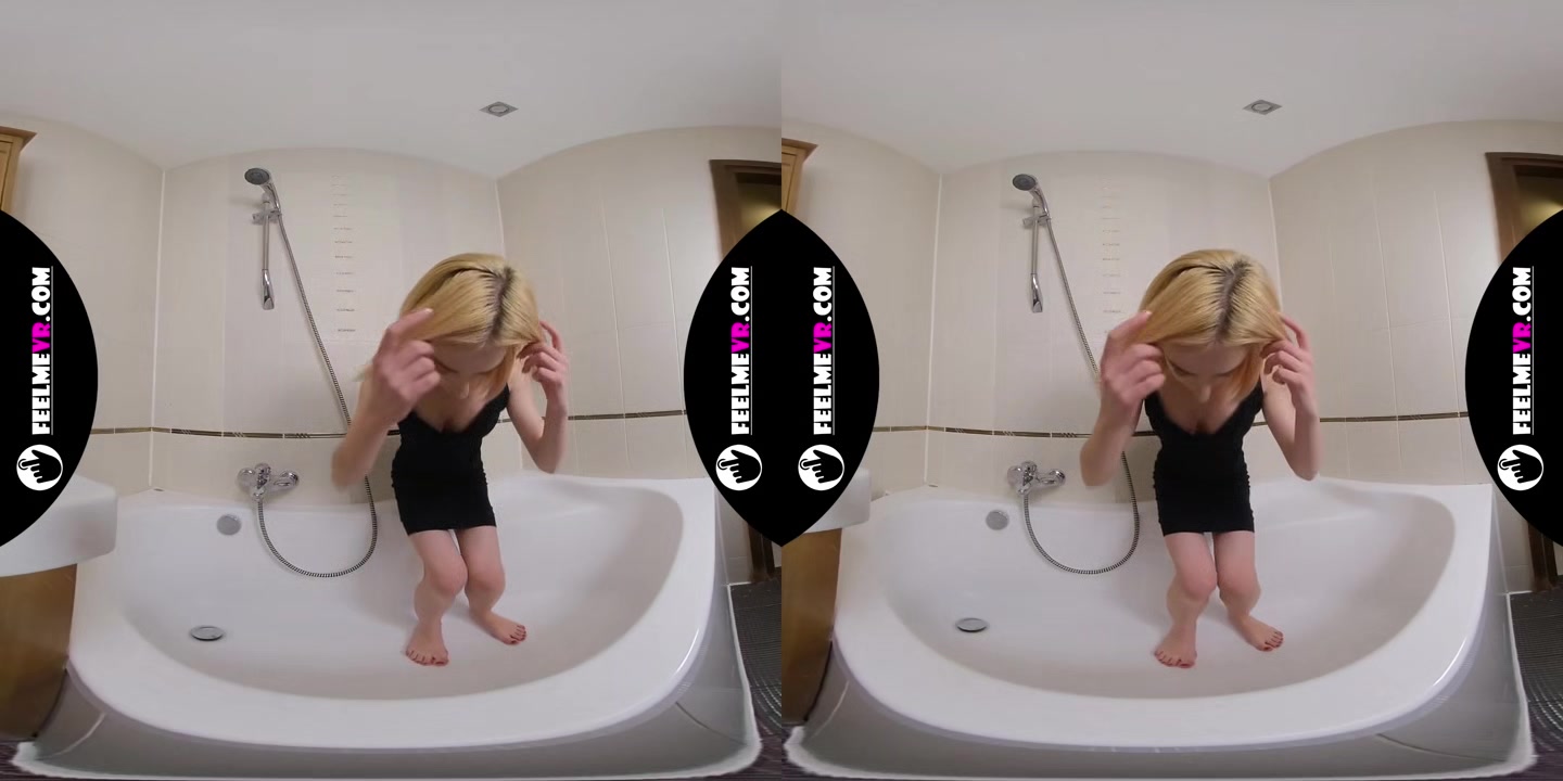 Thumbelina Masturbates In Shower Fly On The Wall - FeelMeVR