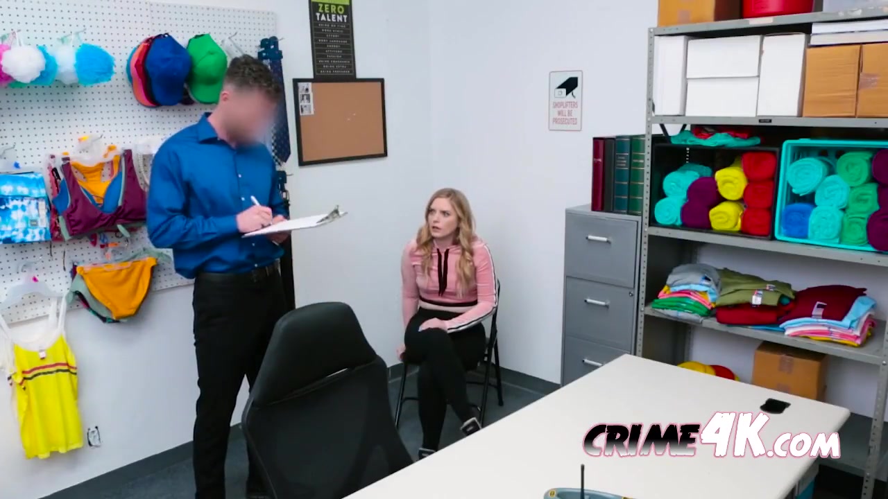 Shoplifter Beauty Knows How To Avoid Jail Properly With