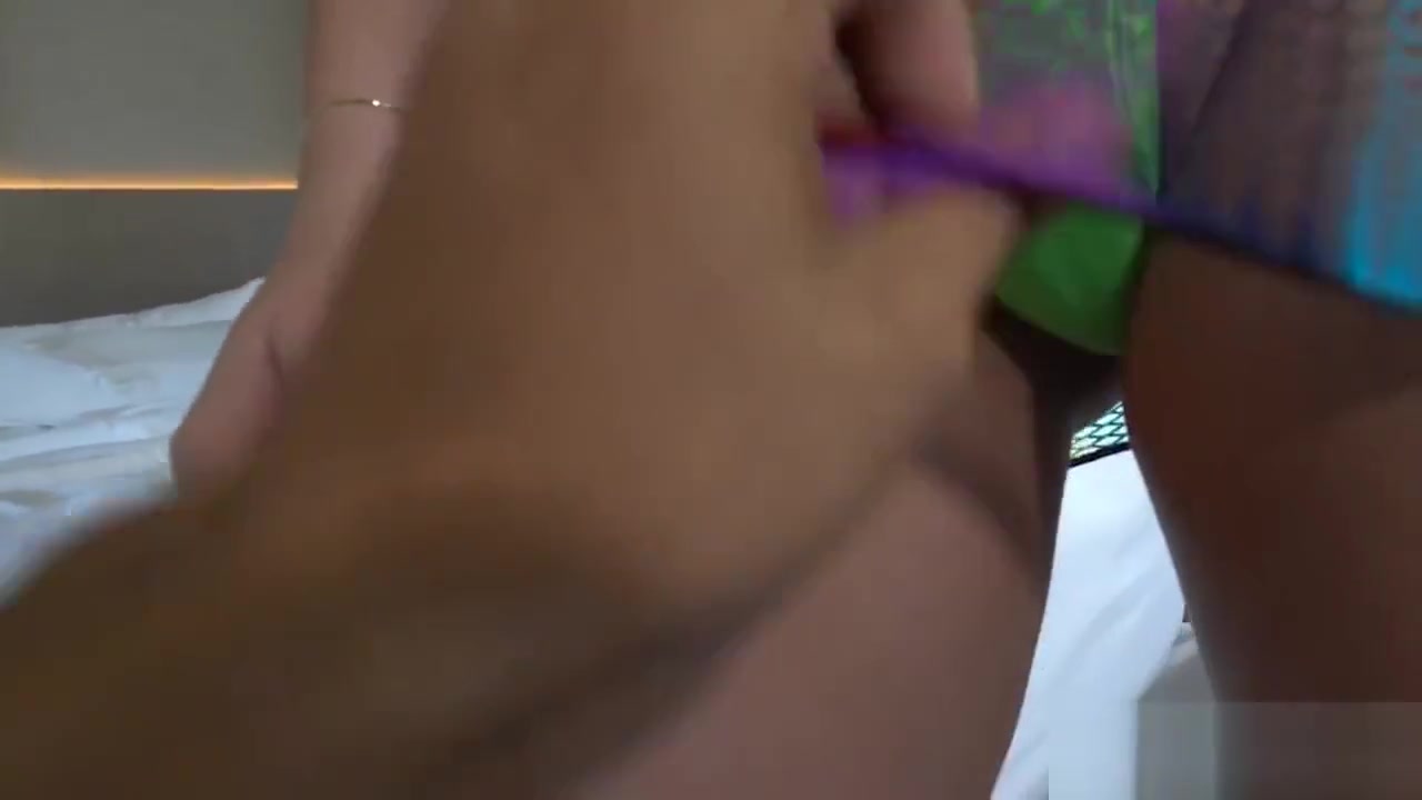 18 yo stepsister went to the stripclub to make money