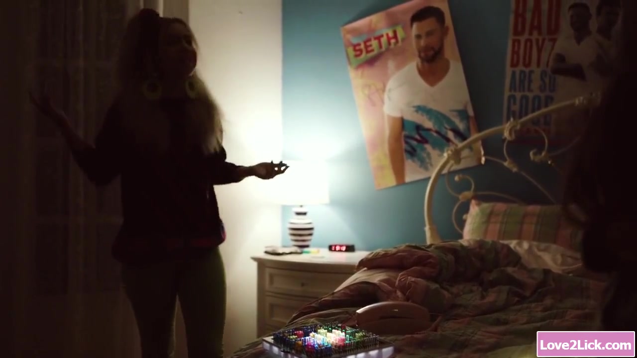 Blonde Babe Fisting Her Neighbors Pussy
