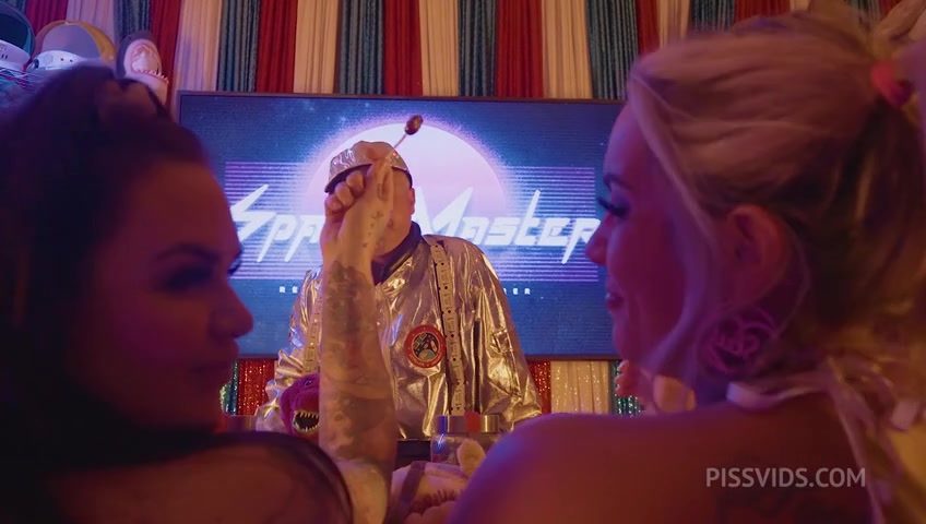 Bimbo Sluts Fuck and Squirt in the Arcade - PissVids