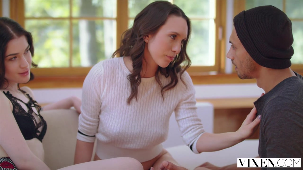 VIXEN Jade Nile Gets Help From Her Roommate To Open Her Boyfriends Eyes