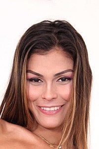 Bella Rodrigues