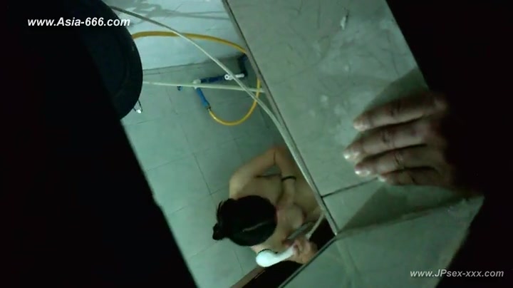 peeping chinese girls bath
