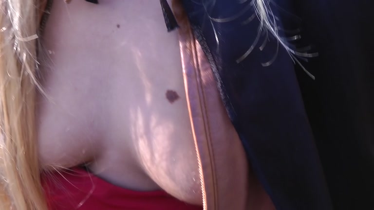 Outdoor blowjob and cum eating
