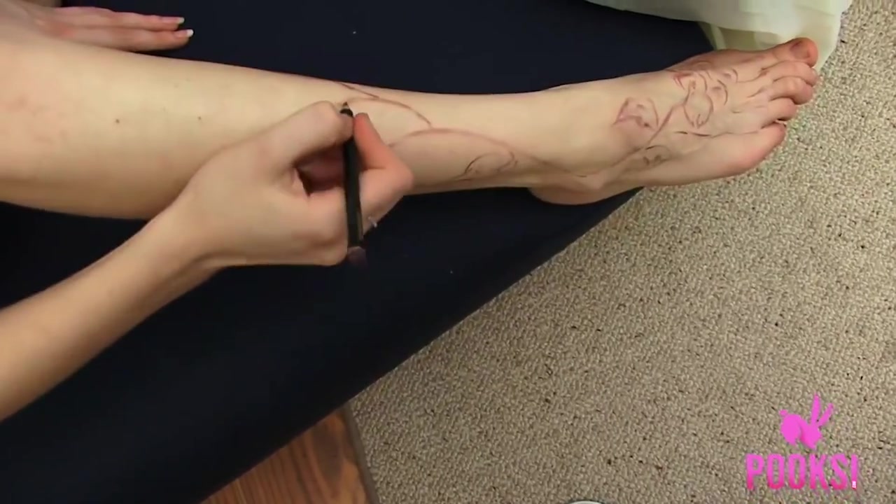 Amy Days In Tiny Titty Blonde Gets Naked To Paint Hearts On Her Pussy!